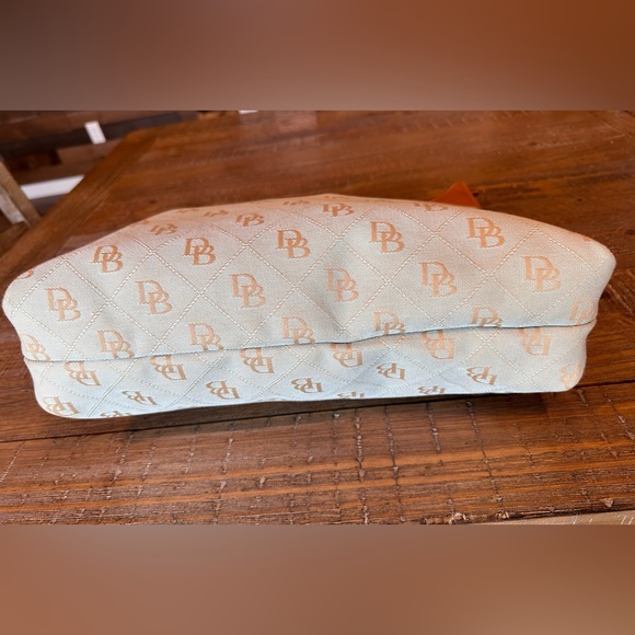 DOONEY & BOURKE Shoudler Bag - Picture 4 of 15